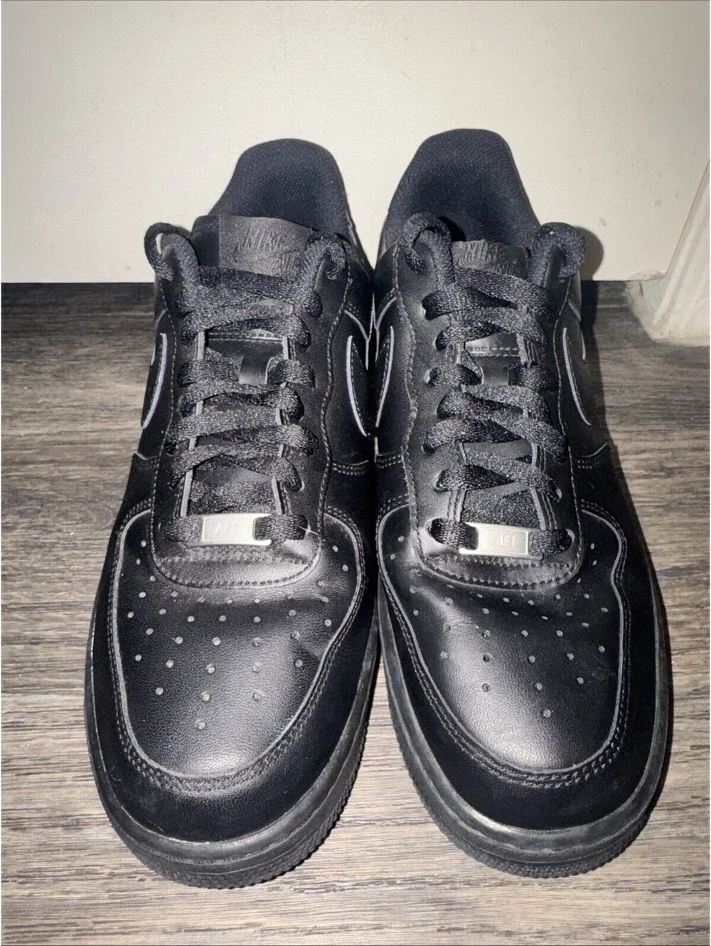 Nike Air Force 1 07 Triple Black Mens Size 10 CW2288-001 Low Classic Sneakers
